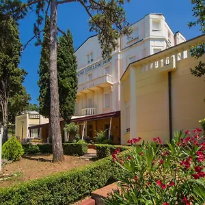 Ruzica- Glavna Zgrada I Depandanse Hotel